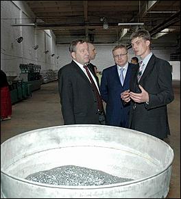 26 мая 2006 г, Барнаул   <P>Поездка Главы края на барнаульский завод АТИ</P>