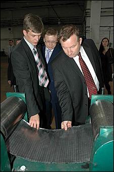 26 мая 2006 г, Барнаул   <P>Поездка Главы края на барнаульский завод АТИ</P>