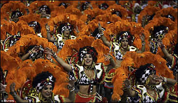 8 февраль 2016 г., Барнаул    Рио-де-Жанейро окрасился яркими красками карнавала – 2016