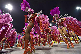 8 февраль 2016 г., Барнаул    Рио-де-Жанейро окрасился яркими красками карнавала – 2016