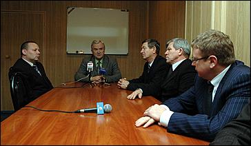 9 ноября 2006 г., Барнаул   Поездка главы Барнаула на барнаульский завод АТИ