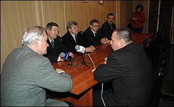 9 ноября 2006 г., Барнаул   Поездка главы Барнаула на барнаульский завод АТИ