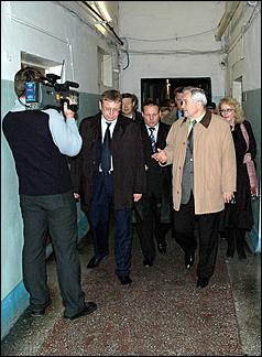 9 ноября 2006 г., Барнаул   Поездка главы Барнаула на барнаульский завод АТИ