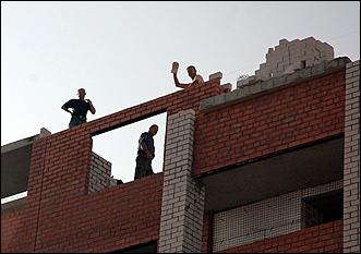 12 сентября 2006 г., Барнаул   Посещение В.Колгановым строящихся объектов социального назначения 