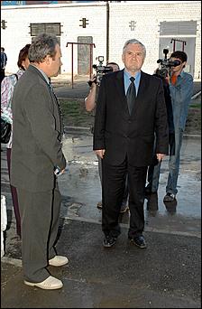 12 сентября 2006 г., Барнаул   Посещение В.Колгановым строящихся объектов социального назначения 