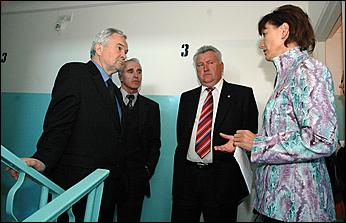 12 сентября 2006 г., Барнаул   Посещение В.Колгановым строящихся объектов социального назначения 