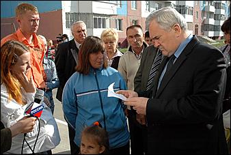 12 сентября 2006 г., Барнаул   Посещение В.Колгановым строящихся объектов социального назначения 