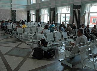 20 июня 2006 г. Барнаул   Посещение мэром барнаульских вокзалов