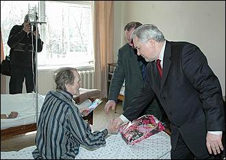 6 мая 2006 г., Барнаул   Барнаульские ветераны&nbsp;Великой отечественной&nbsp;накануне Дня Победы&nbsp; 