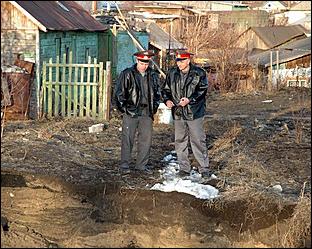 Обрушение водяного коллектора <br>06.04.06 г.Барнаул   <P><FONT style="BACKGROUND-COLOR: #e0dfe3" size=3></FONT>&nbsp;</P>