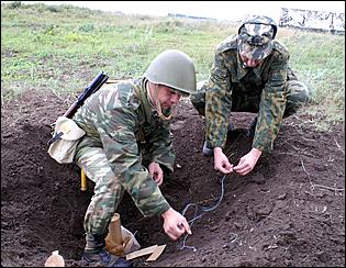 16 августа 2006 г., Алейск   Плановые занятия воинов-контрактников 122-ой алейской мотострелковой дивизии.