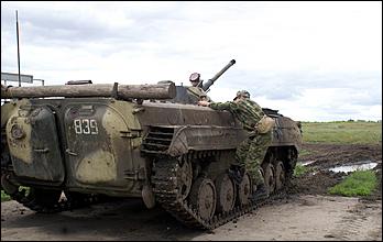 16 августа 2006 г., Алейск   Плановые занятия воинов-контрактников 122-ой алейской мотострелковой дивизии.