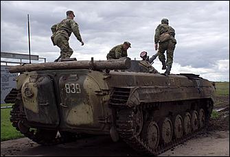 16 августа 2006 г., Алейск   Плановые занятия воинов-контрактников 122-ой алейской мотострелковой дивизии.