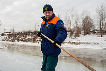 23 март 2016 г., Барнаул © Амител Вячеслав Мельников   Фоторепортаж на реке Обь. МЧС проверило толщину льда.   