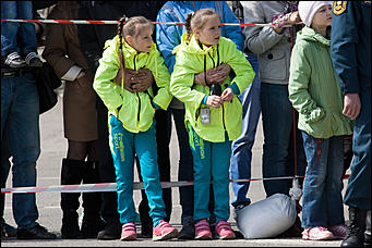 30 апрель 2016 г., Барнаул   Противостояние огня и пены. МЧС устроило шоу на площади Победы