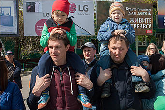 30 апрель 2016 г., Барнаул   Противостояние огня и пены. МЧС устроило шоу на площади Победы