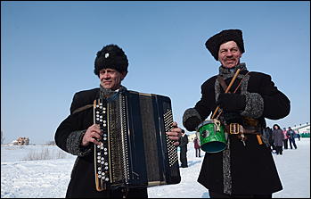 18 февраля, Новотырышкино   22 тысячи блинов и масленичный столб: как Масленица выгоняла зиму на Алтае