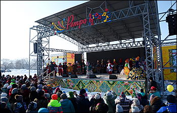 18 февраля, Новотырышкино   22 тысячи блинов и масленичный столб: как Масленица выгоняла зиму на Алтае