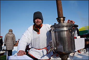 18 февраля, Новотырышкино   22 тысячи блинов и масленичный столб: как Масленица выгоняла зиму на Алтае