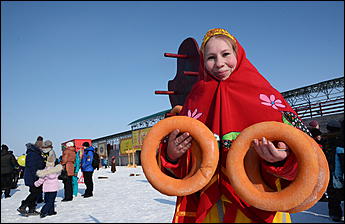 18 февраля, Новотырышкино   22 тысячи блинов и масленичный столб: как Масленица выгоняла зиму на Алтае
