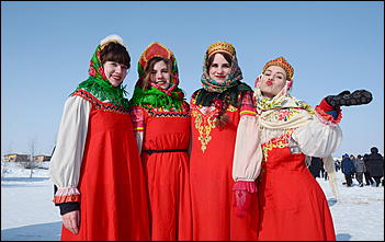 18 февраля, Новотырышкино   22 тысячи блинов и масленичный столб: как Масленица выгоняла зиму на Алтае