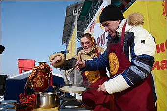18 февраля, Новотырышкино   22 тысячи блинов и масленичный столб: как Масленица выгоняла зиму на Алтае