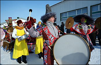 18 февраля, Новотырышкино   22 тысячи блинов и масленичный столб: как Масленица выгоняла зиму на Алтае