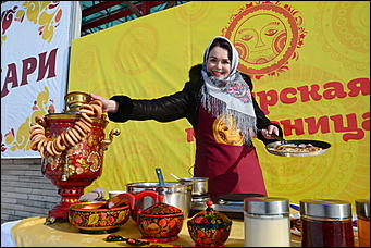 18 февраля, Новотырышкино   22 тысячи блинов и масленичный столб: как Масленица выгоняла зиму на Алтае