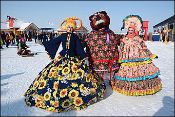 18 февраля, Новотырышкино   22 тысячи блинов и масленичный столб: как Масленица выгоняла зиму на Алтае