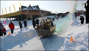 18 февраля, Новотырышкино   22 тысячи блинов и масленичный столб: как Масленица выгоняла зиму на Алтае