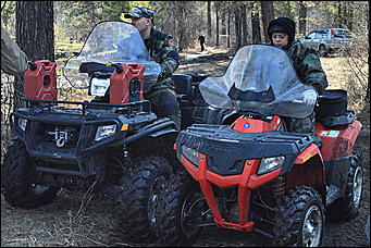 24 апреля 2010 г., Барнаул   "Апрельский кураж" от АКОО «Алтай off road» и  официального дилера Mitsubishi в Алтайском крае - Автоцентра АНТ.