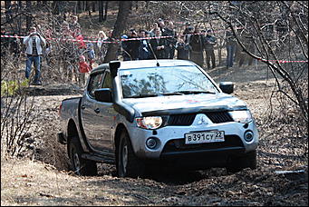 24 апреля 2010 г., Барнаул   "Апрельский кураж" от АКОО «Алтай off road» и  официального дилера Mitsubishi в Алтайском крае - Автоцентра АНТ.