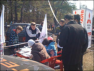 24 апреля 2010 г., Барнаул   "Апрельский кураж" от АКОО «Алтай off road» и  официального дилера Mitsubishi в Алтайском крае - Автоцентра АНТ.