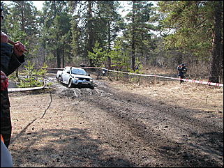 24 апреля 2010 г., Барнаул   "Апрельский кураж" от АКОО «Алтай off road» и  официального дилера Mitsubishi в Алтайском крае - Автоцентра АНТ.