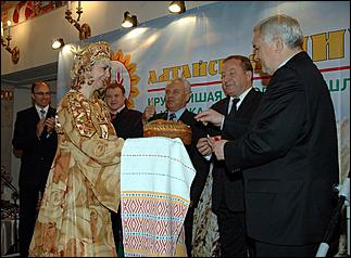 24 октября 2006 г., Барнаул   Крупнейшая в Сибири агровыставка Алтайская нива-2006 (фоторепортаж с открытия)