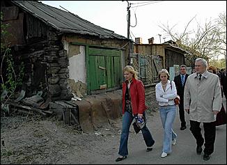 18 мая 2006 г, Барнаул   <P>Субботники в Банауле: итоги и проблемы (выездное совещание мэра Барнаула Владимира Колганова</P>