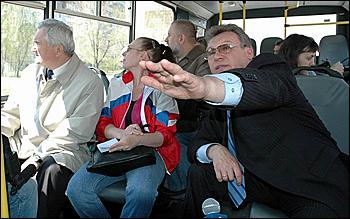 18 мая 2006 г, Барнаул   <P>Субботники в Банауле: итоги и проблемы (выездное совещание мэра Барнаула Владимира Колганова</P>