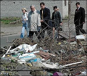 18 мая 2006 г, Барнаул   <P>Субботники в Банауле: итоги и проблемы (выездное совещание мэра Барнаула Владимира Колганова</P>