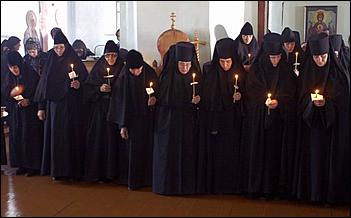 5 июня 2006 г, Барнаул   <P>Прощание с настоятельницей Знаменского женского монастыря</P>