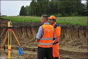 30 июня 2017 Новая подъездная дорога к племенному комплексу ОАО "Промышленный" в Бийском районе