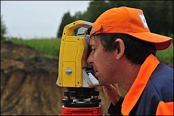 30 июня 2017 Новая подъездная дорога к племенному комплексу ОАО "Промышленный" в Бийском районе