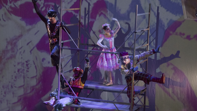 1 декабрь 2016 г., Барнаул   Танцы вместо слов: в филармонии Алтайского края представили спектакль "Петрушка" по знаменитому балету Игоря Стравинского