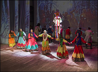 1 декабрь 2016 г., Барнаул   Танцы вместо слов: в филармонии Алтайского края представили спектакль "Петрушка" по знаменитому балету Игоря Стравинского