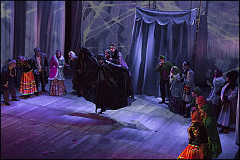 1 декабрь 2016 г., Барнаул   Танцы вместо слов: в филармонии Алтайского края представили спектакль "Петрушка" по знаменитому балету Игоря Стравинского