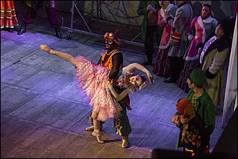 1 декабрь 2016 г., Барнаул   Танцы вместо слов: в филармонии Алтайского края представили спектакль "Петрушка" по знаменитому балету Игоря Стравинского