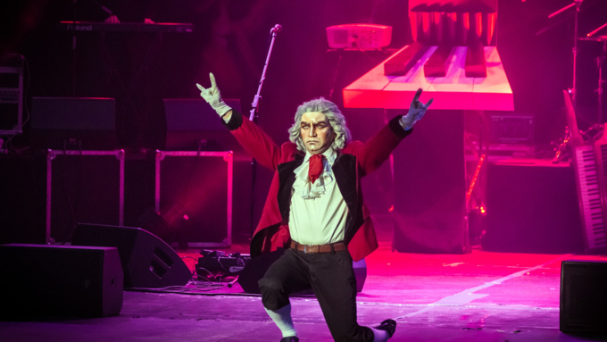 23 ноября 2016    Группа "Пикник" в Барнауле: фоторепортаж о том, как это было 