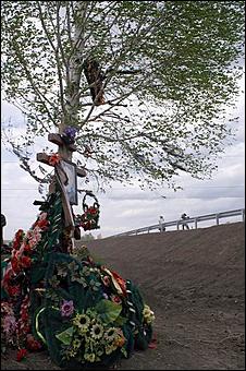 26 мая 2006 г, с. Плешково   Строительство мемориала на месте гибели Михаила Евдокимова