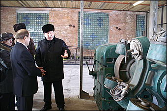 5 декабря 2006 г., Барнаул   Рабочая поездка главы администрации Алтайского края Александра Карлина в Поспелихинский район