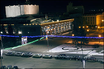 9 декабря 2015 г    Предновогодний Барнаул: как украшают столицу Алтайского края