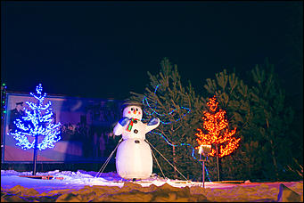 9 декабря 2015 г    Предновогодний Барнаул: как украшают столицу Алтайского края